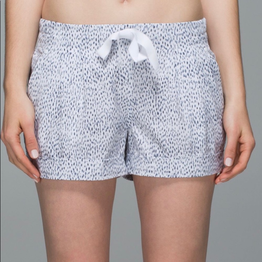 Lululemon Spring Break Away Short
